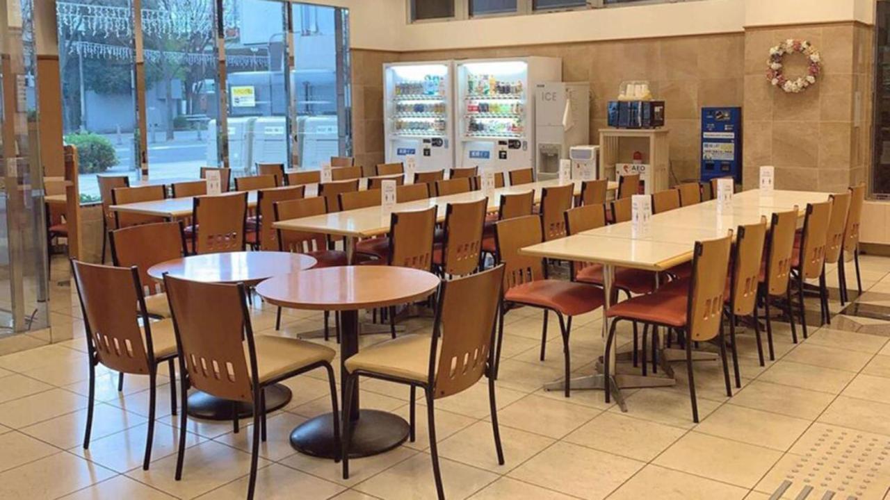 Toyoko Inn Kobe Sannomiya-Eki Higashi Экстерьер фото