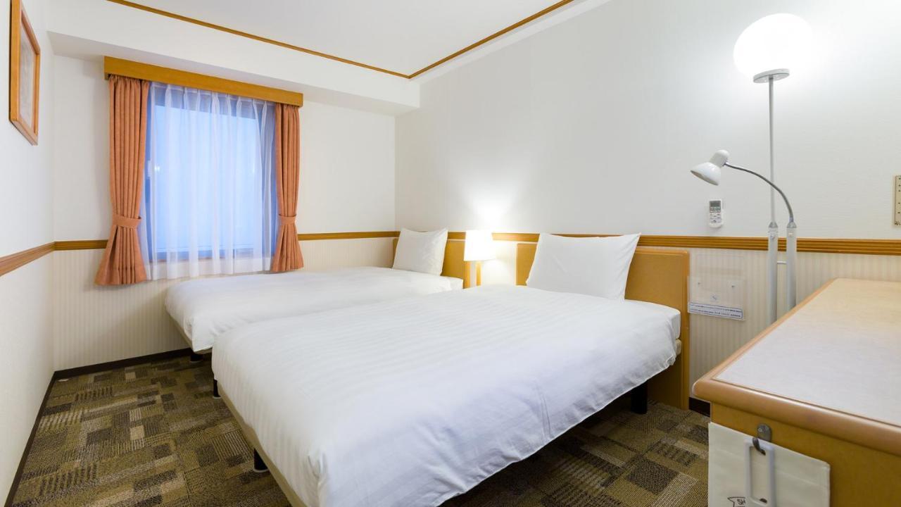 Toyoko Inn Kobe Sannomiya-Eki Higashi Экстерьер фото