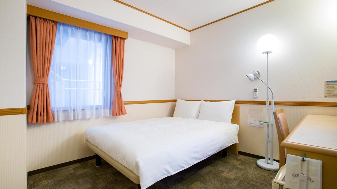 Toyoko Inn Kobe Sannomiya-Eki Higashi Экстерьер фото