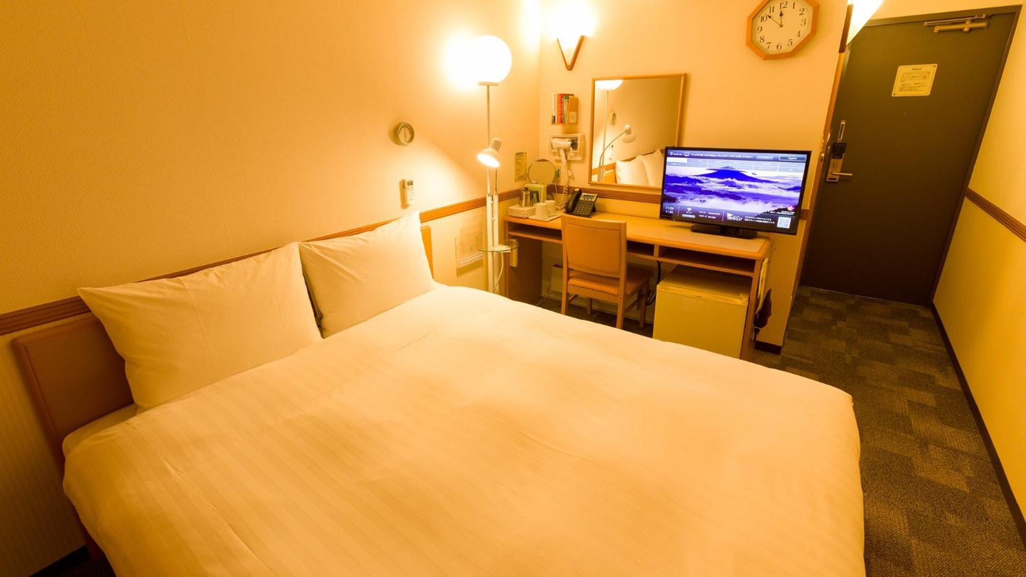 Toyoko Inn Kobe Sannomiya-Eki Higashi Номер фото