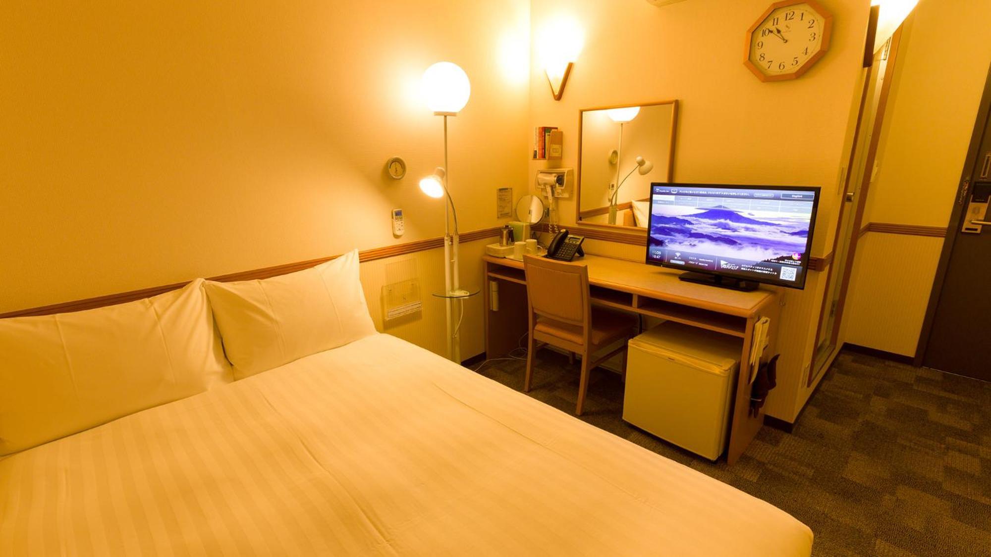 Toyoko Inn Kobe Sannomiya-Eki Higashi Номер фото