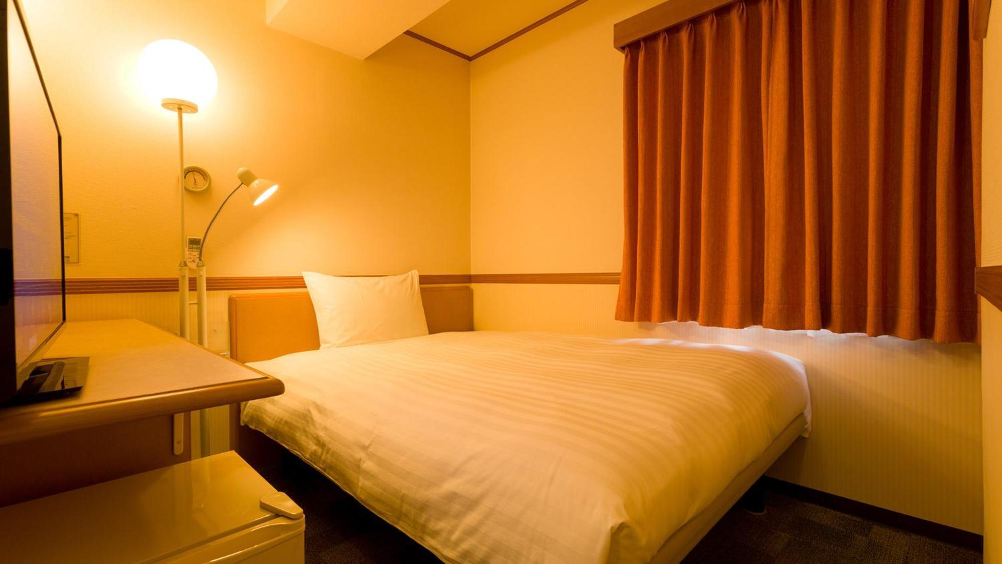 Toyoko Inn Kobe Sannomiya-Eki Higashi Номер фото