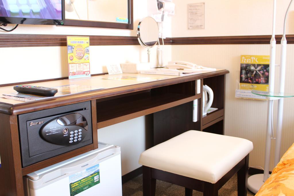 Toyoko Inn Kobe Sannomiya-Eki Higashi Экстерьер фото