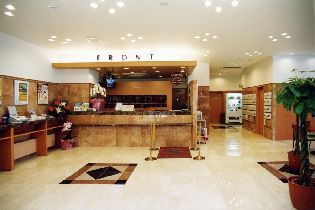 Toyoko Inn Kobe Sannomiya-Eki Higashi Экстерьер фото