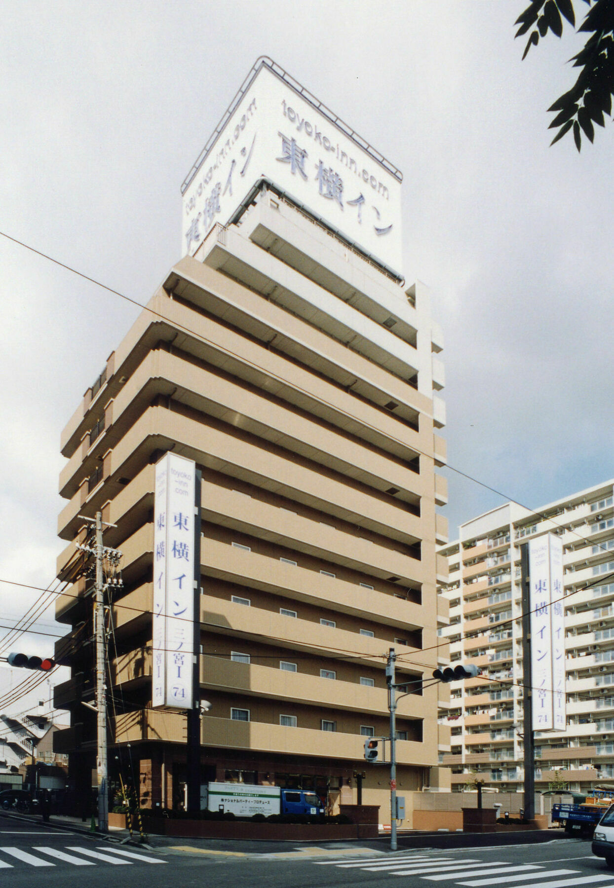Toyoko Inn Kobe Sannomiya-Eki Higashi Экстерьер фото